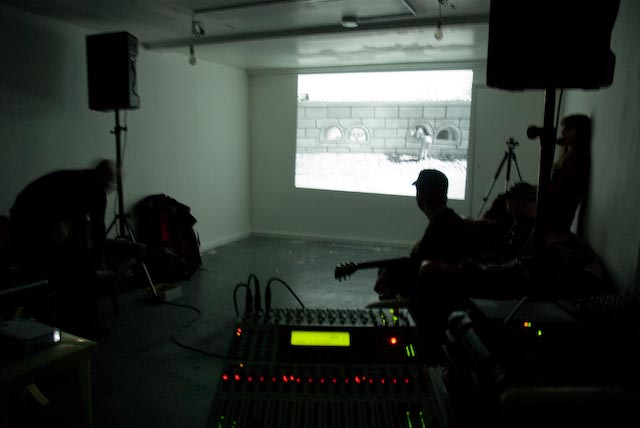 11×11 music slideshow performance