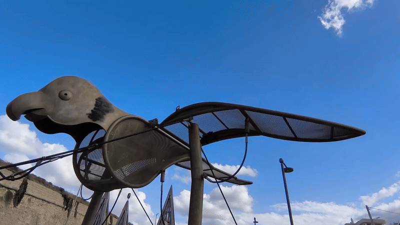 A short looping moving image by Lomef